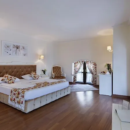 Adalya Port Hotel 4*