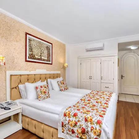 Hotel Adalya Port