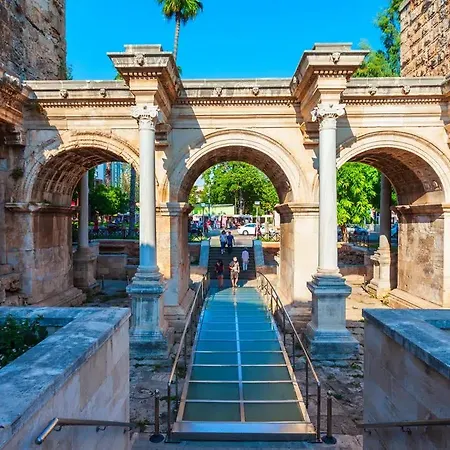 Hotel Adalya Port 4*