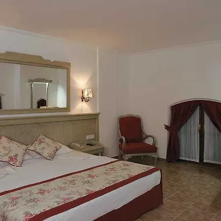 מלון Adalya Port 4*